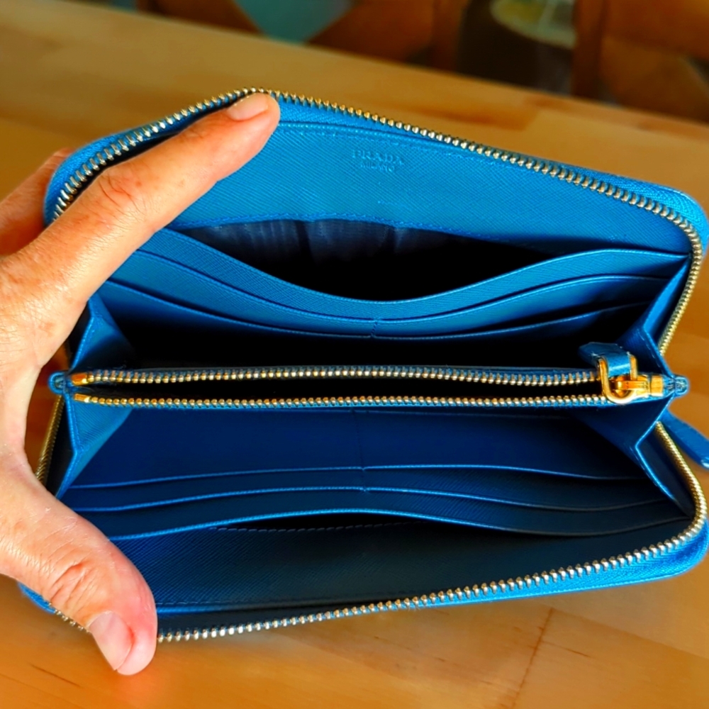 Authentic Pre-owned Prada Saffiano Blue Leather Zip Around Wallet w/COA - Picture 9 of 11